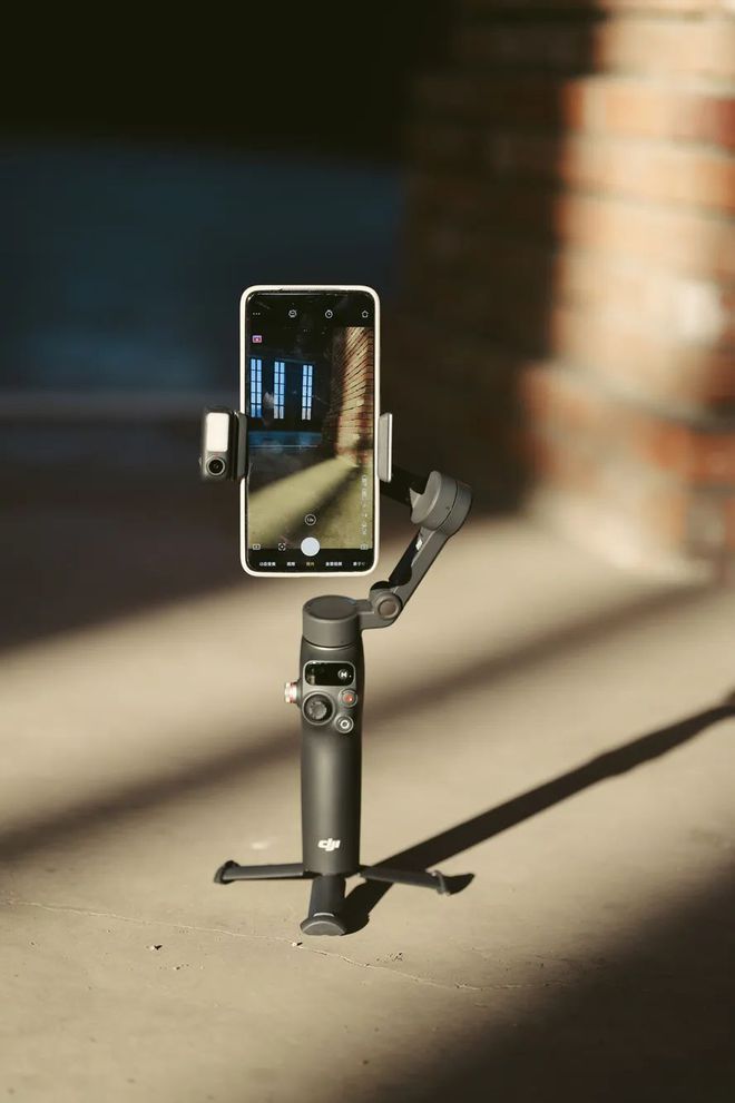 Moblie 7 Pro稳定器首发初体验！尊龙凯时人生就是搏平台549元！大疆OSMO(图5)