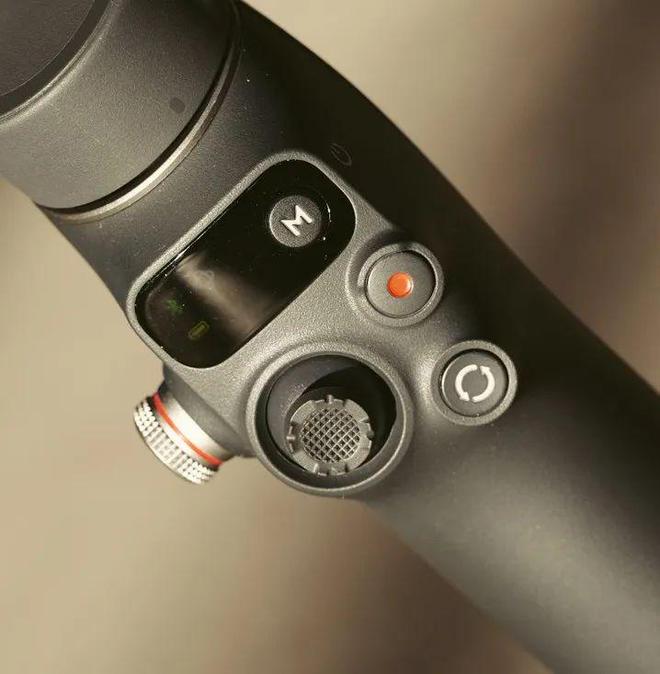 Moblie 7 Pro稳定器首发初体验！尊龙凯时人生就是搏平台549元！大疆OSMO(图10)