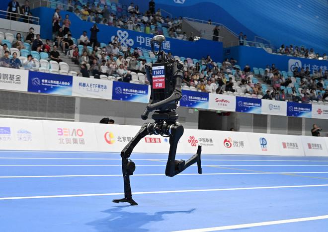王兴兴：用遥控追求极致速度；蔡浩宇AI游戏上架2719元｜极客早知道尊龙凯时app平台Sam Altman：AI存在泡沫；宇树机器人夺金(图2)